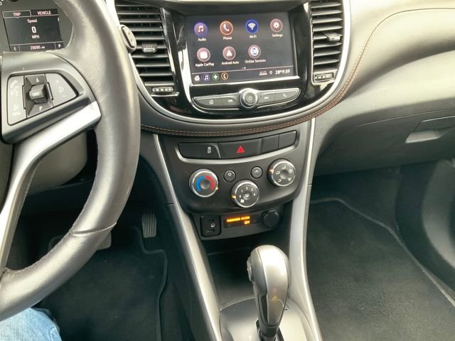 Used 2022 Chevrolet Trax LT w/ LT Convenience Package image 23