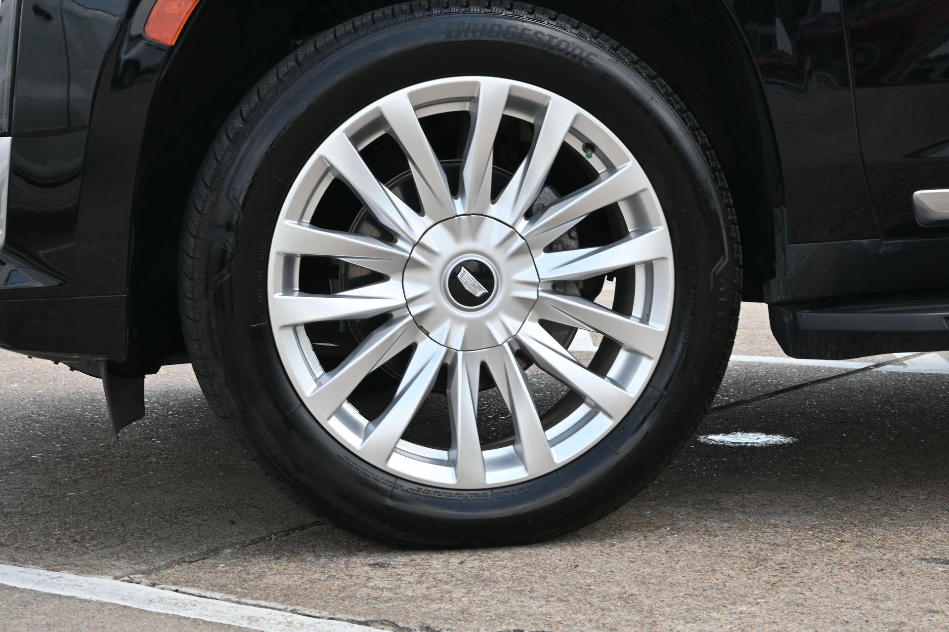 Used 2021 Cadillac Escalade Luxury RWD image 29