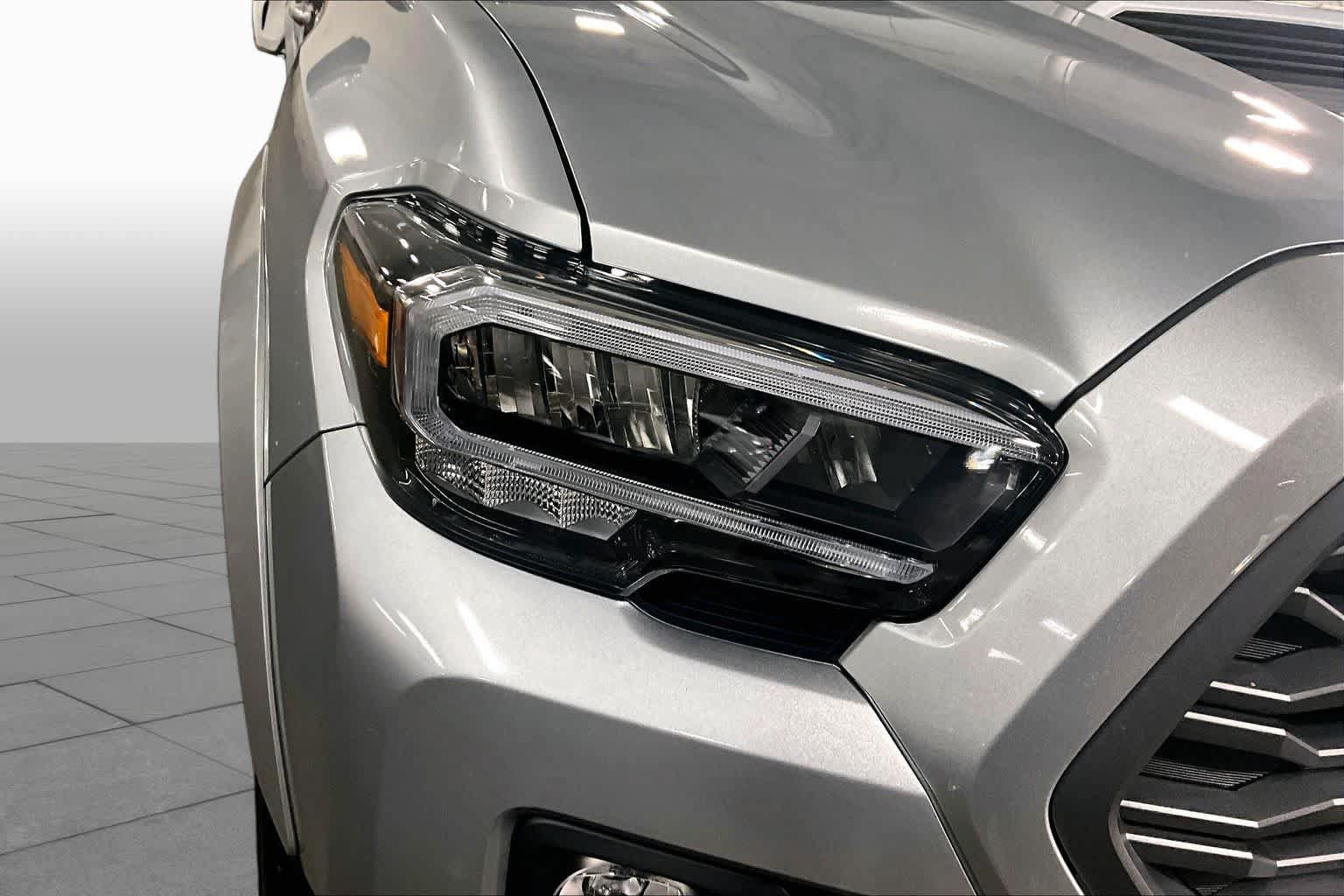 Used 2023 Toyota Tacoma TRD Sport w/ Technology Package AWD/4WD image 28
