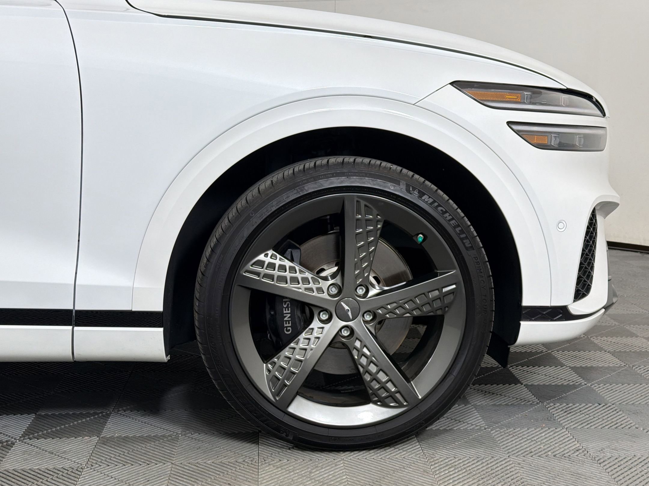 Used 2025 Genesis GV70 3.5T Sport w/ Sport Advanced Package image 14