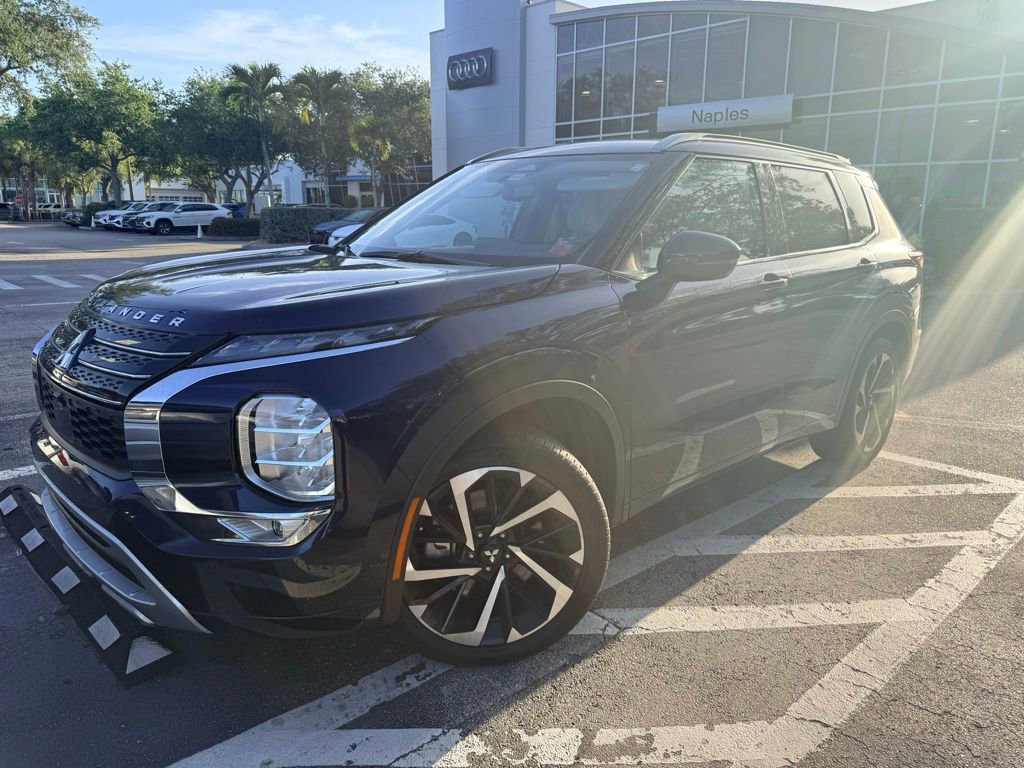 Used 2023 Mitsubishi Outlander SEL image 6