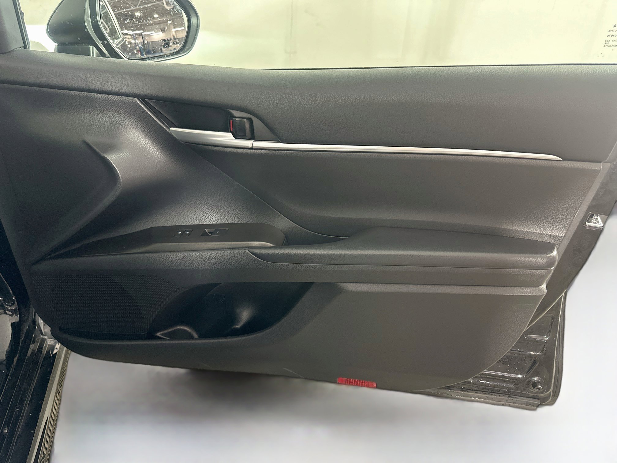 Used 2024 Toyota Camry SE FWD image 31