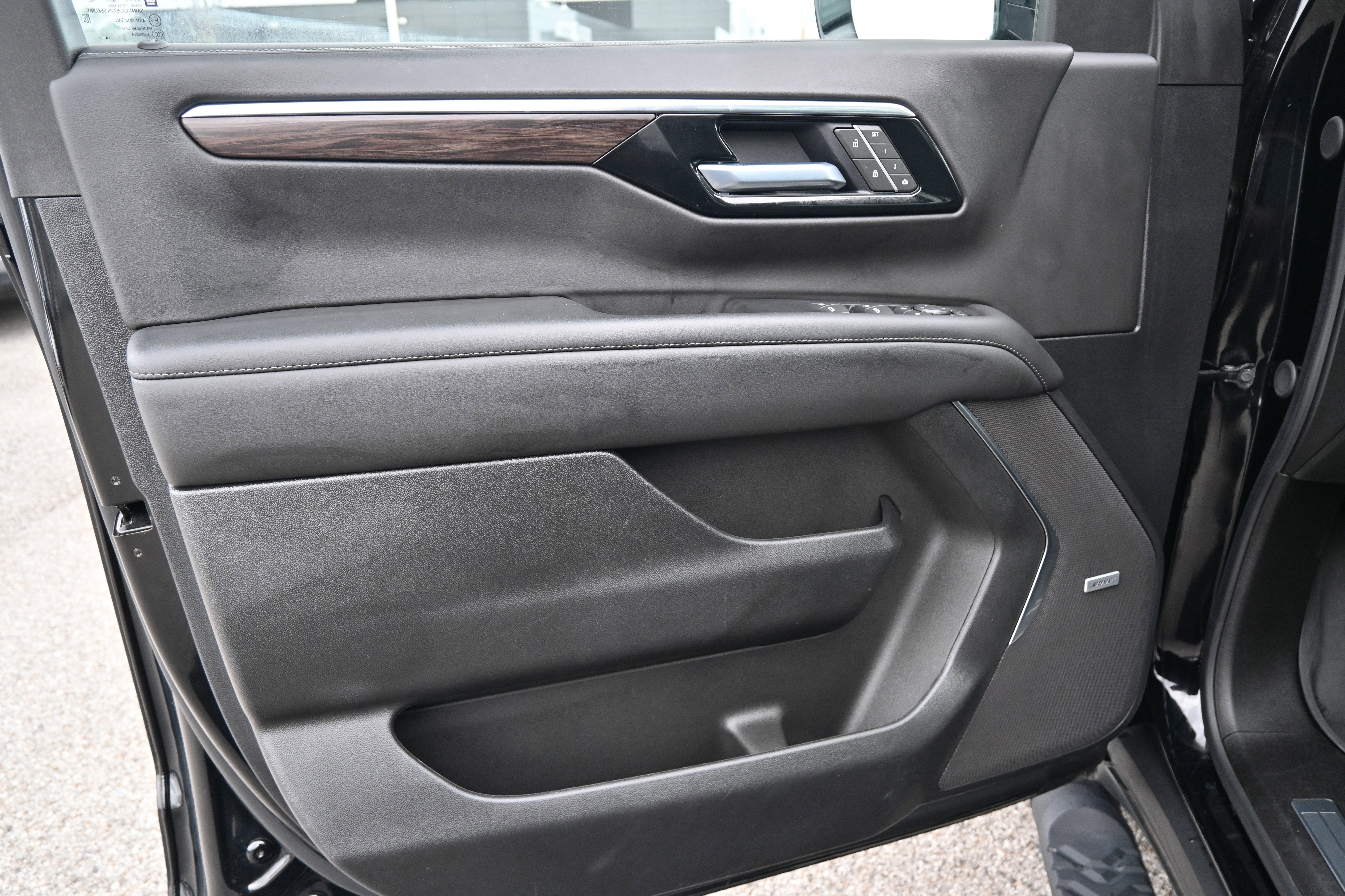 Used 2025 Chevrolet Tahoe Z71 w/ Z71 Off-Road Package image 16