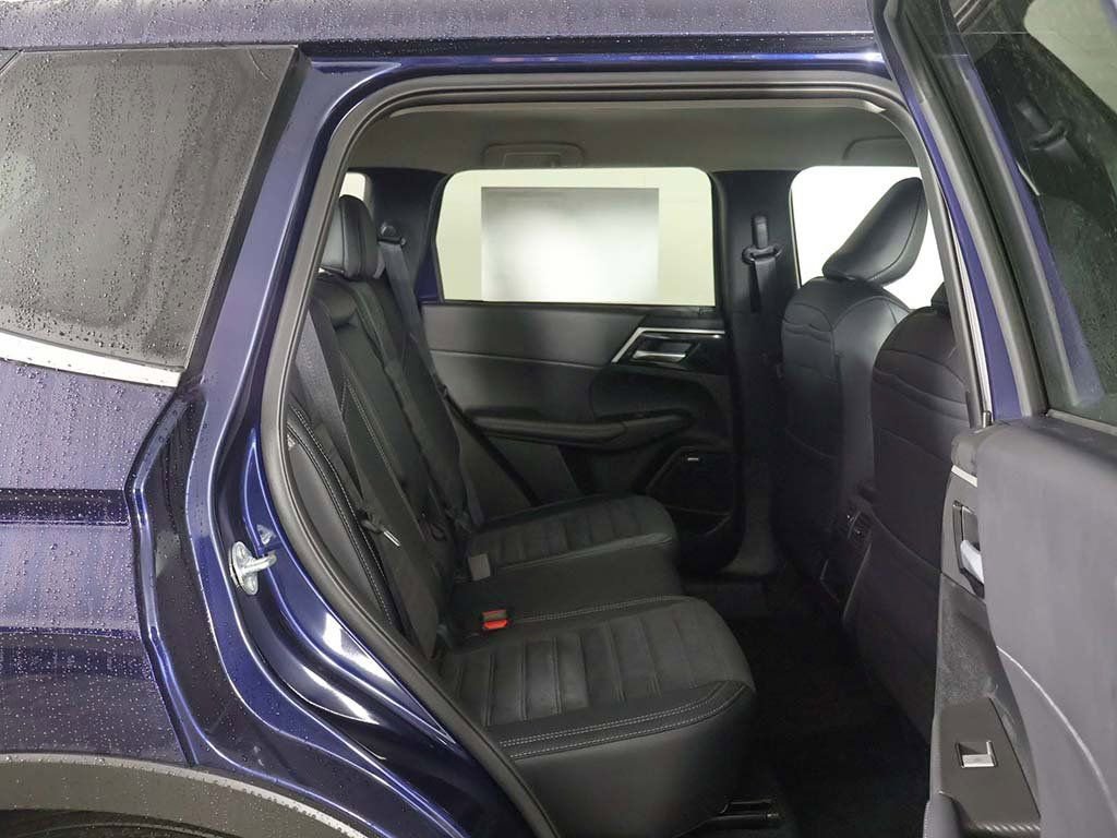 New 2026 Mitsubishi Outlander SE FWD image 34