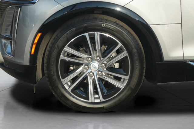 Used 2024 Cadillac Lyriq Luxury w/ LPO, Floor Liner Package AWD/4WD image 37
