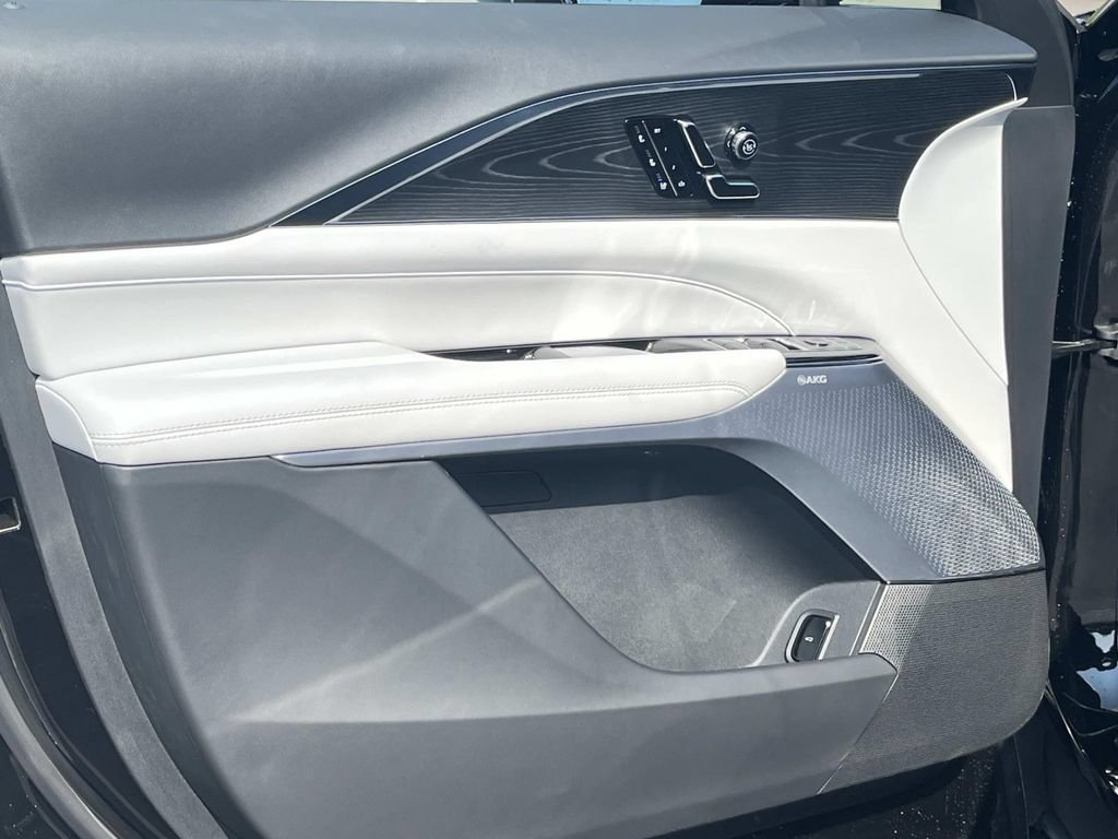 New 2026 Cadillac Lyriq Signature Sport RWD image 22