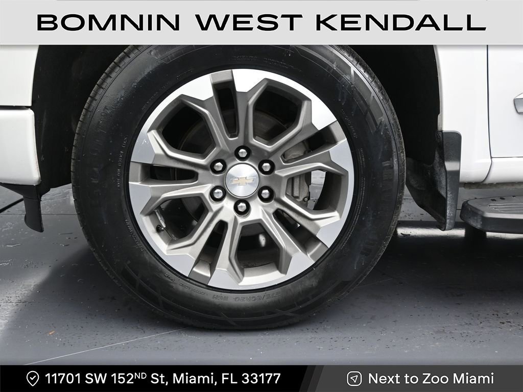 Used 2024 Chevrolet Silverado 1500 High Country image 9