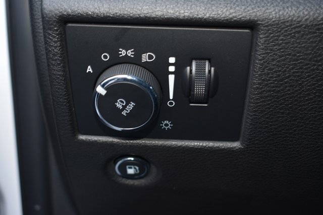 Used 2018 Jeep Grand Cherokee Altitude image 16