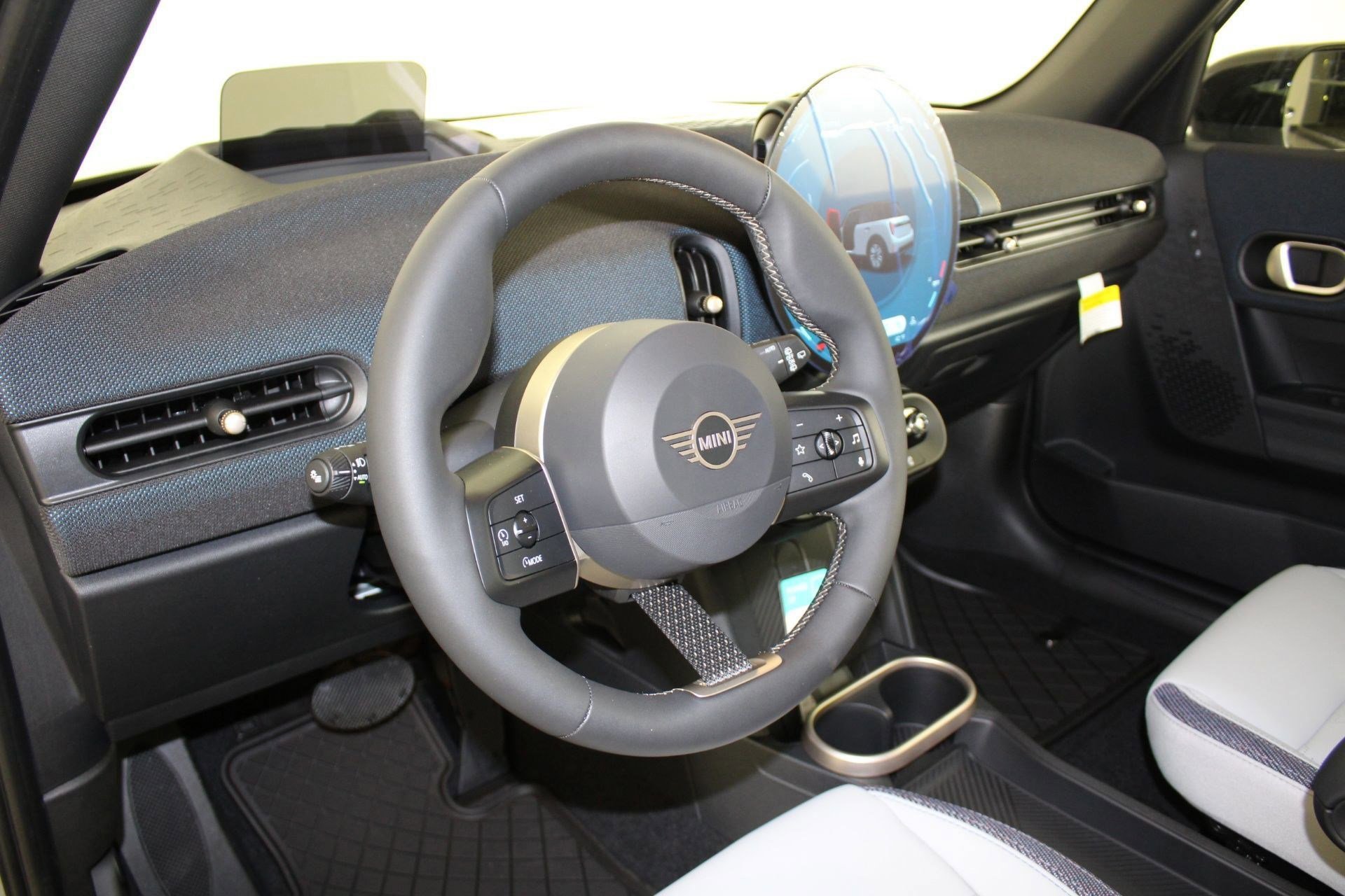 Used 2026 MINI Cooper 4-Door Hardtop FWD image 4