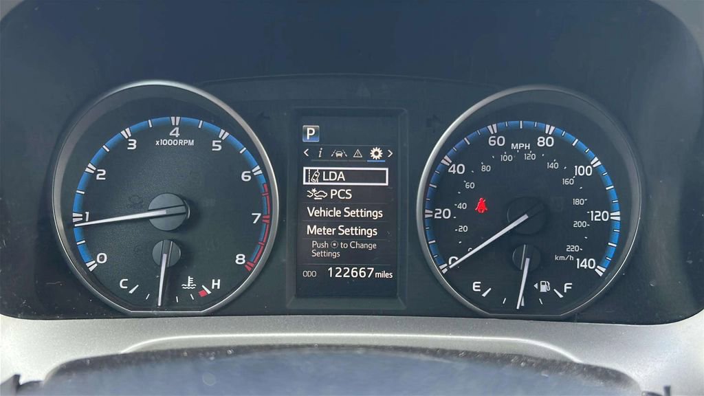 Used 2017 Toyota RAV4 LE FWD image 21