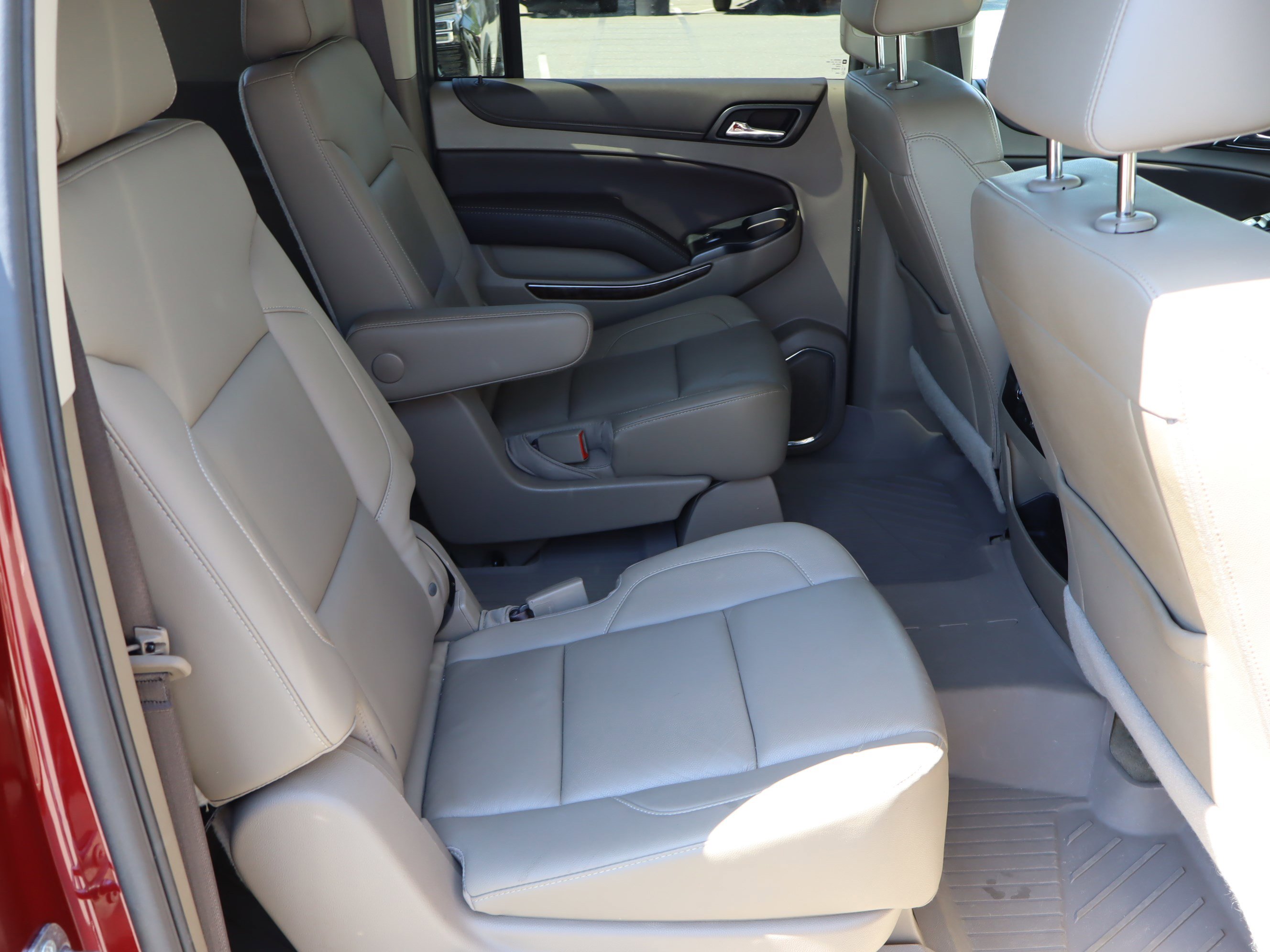 Used 2017 Chevrolet Suburban LT AWD/4WD image 38