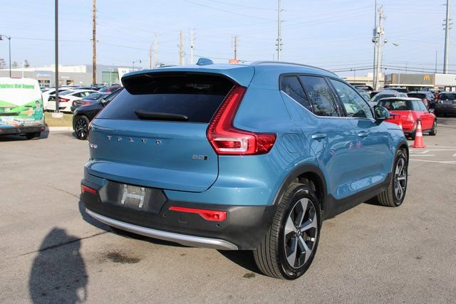 Used 2025 Volvo XC40 B5 Plus image 44