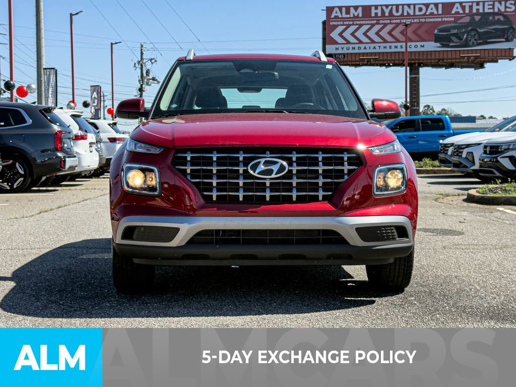 Used 2025 Hyundai Venue SEL FWD image 3