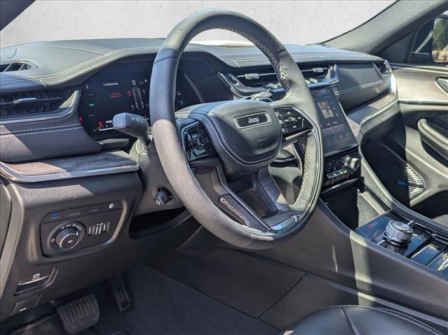 Used 2023 Jeep Grand Cherokee Overland AWD/4WD image 7
