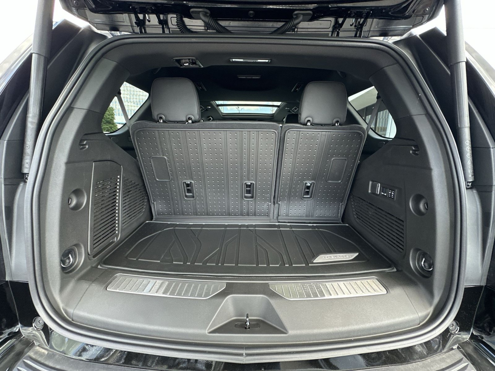New 2026 Chevrolet Tahoe High Country AWD/4WD image 27