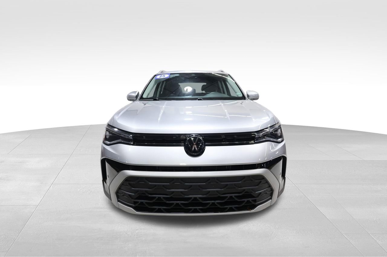 Used 2025 Volkswagen Taos SE image 7