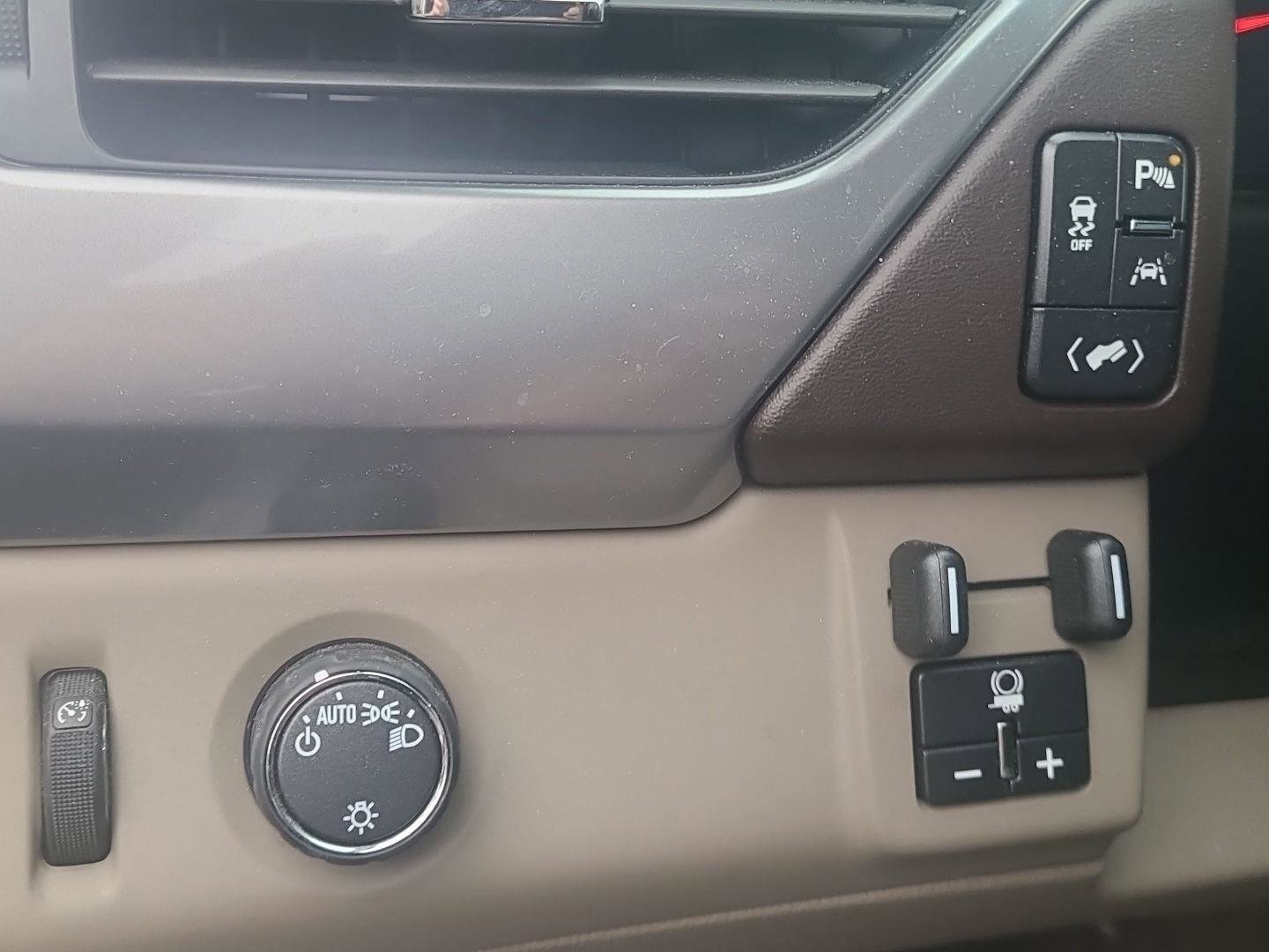 Used 2020 Chevrolet Tahoe LS w/ Enhanced Driver Alert Package image 16