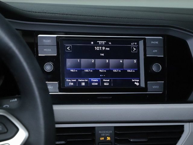 Used 2024 Volkswagen Jetta SE w/ Panoramic Sunroof Package FWD image 26