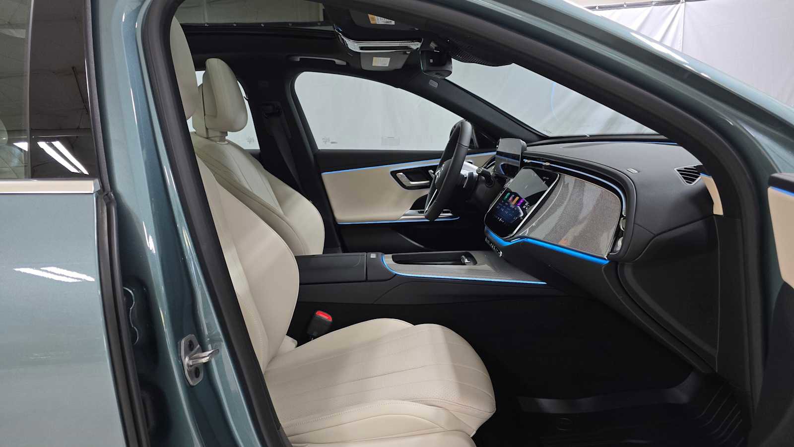 New 2026 Mercedes-Benz E 350 4MATIC Sedan image 10