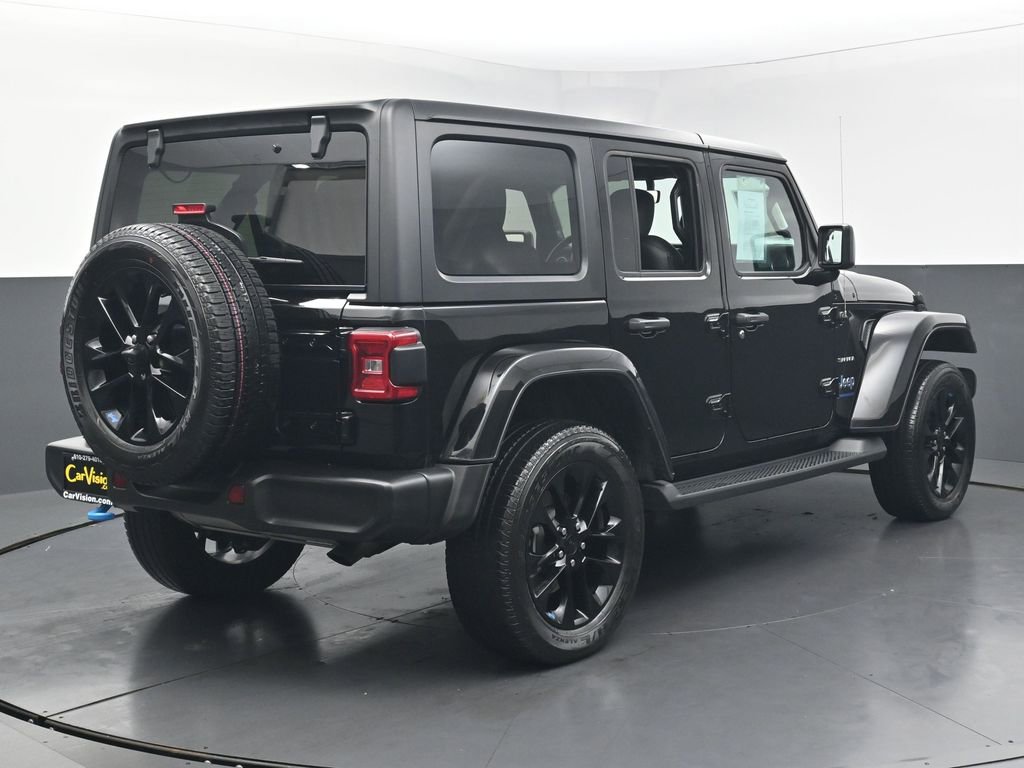 Used 2023 Jeep Wrangler Unlimited Sahara w/ Cold Weather Group AWD/4WD image 5
