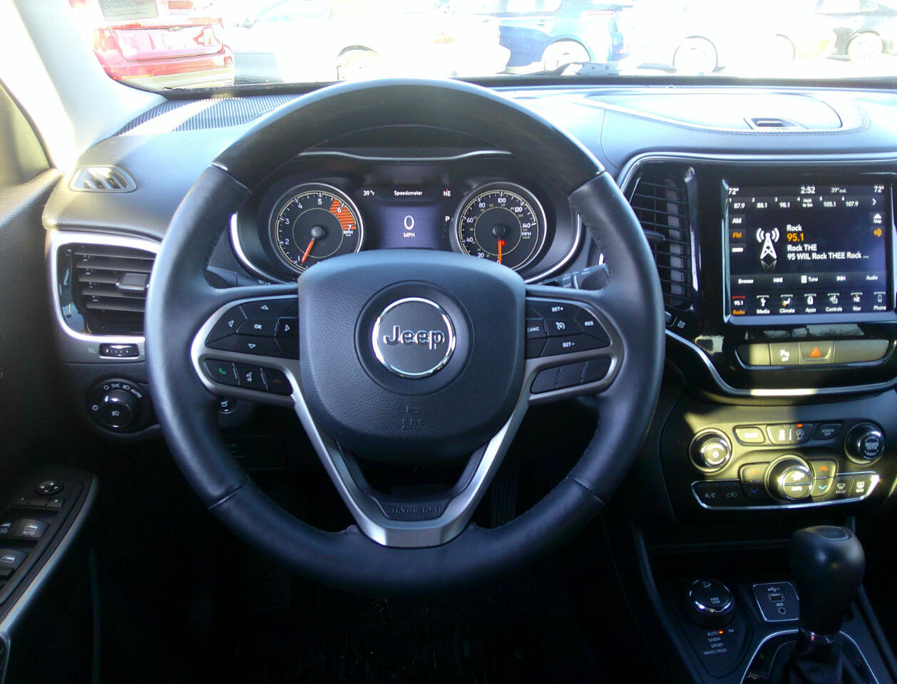 Used 2019 Jeep Cherokee Overland w/ Trailer Tow Group image 35