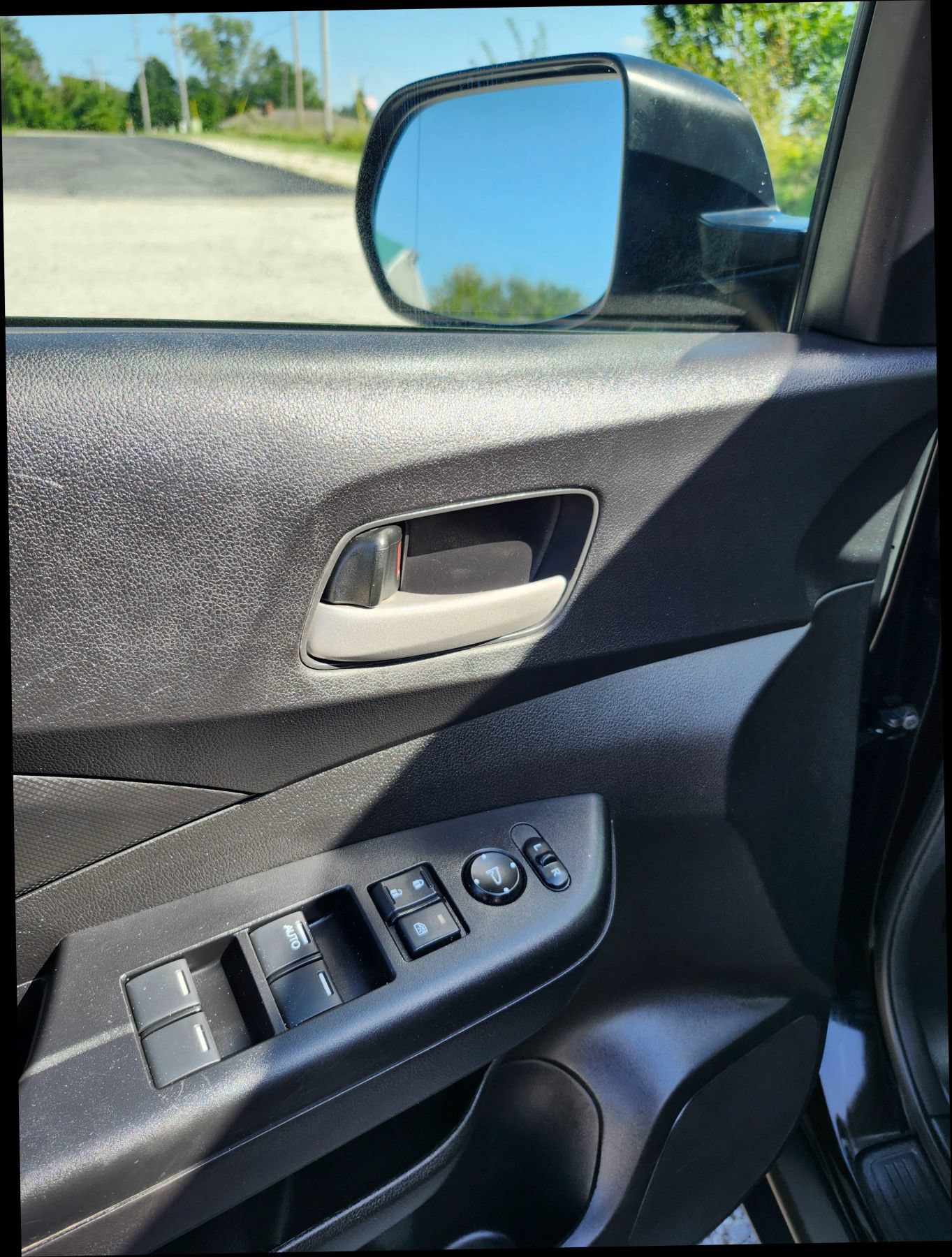 Used 2015 Honda CR-V LX image 31
