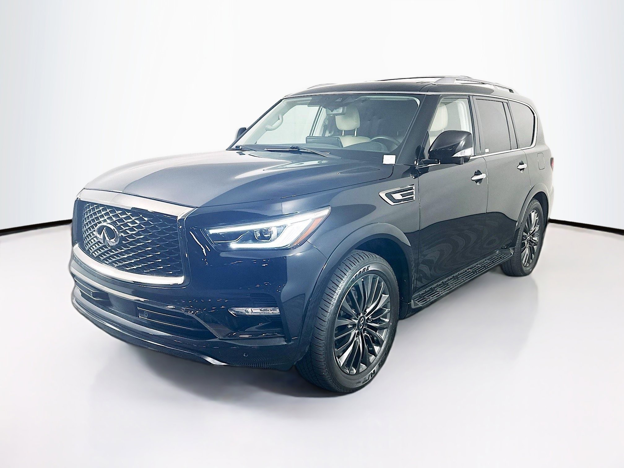 Used 2023 INFINITI QX80 Premium Select w/ Cargo Package AWD/4WD image 3