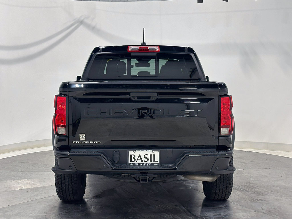 Used 2024 Chevrolet Colorado Trail Boss w/ Advanced Trailering Package AWD/4WD image 12