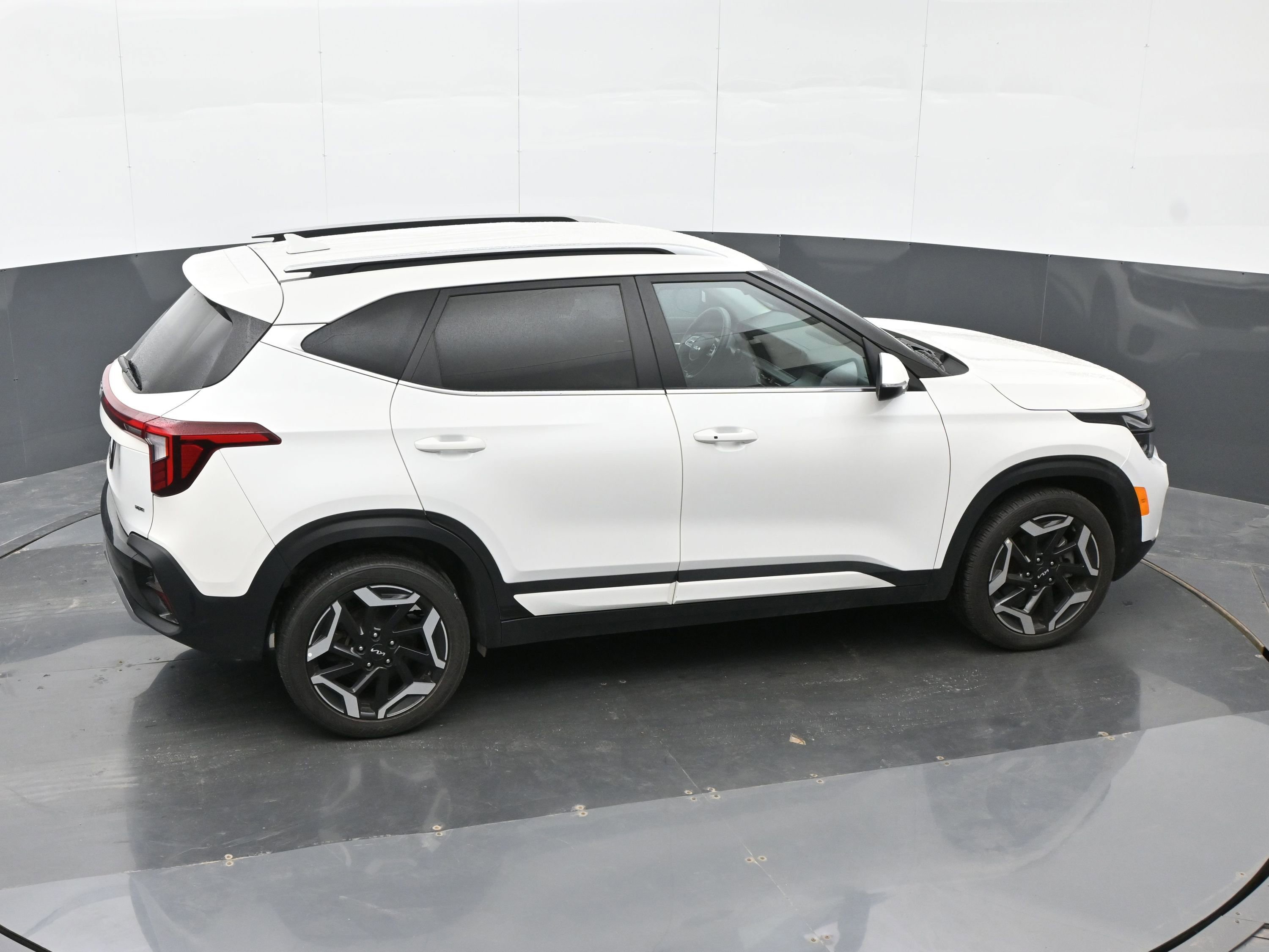 Used 2024 Kia Seltos SX image 32