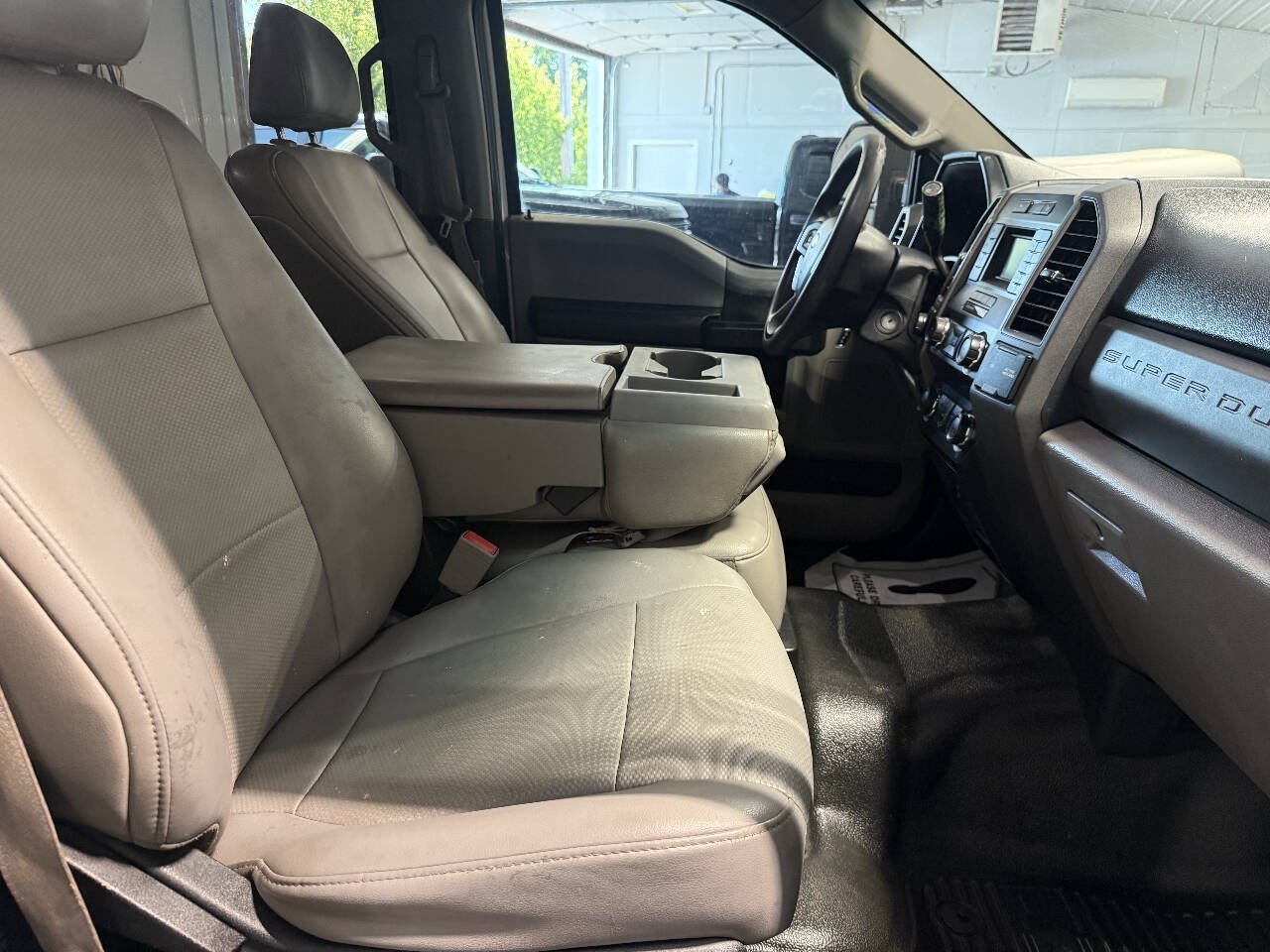 Used 2019 Ford F250 XL w/ Power Equipment Group AWD/4WD image 9