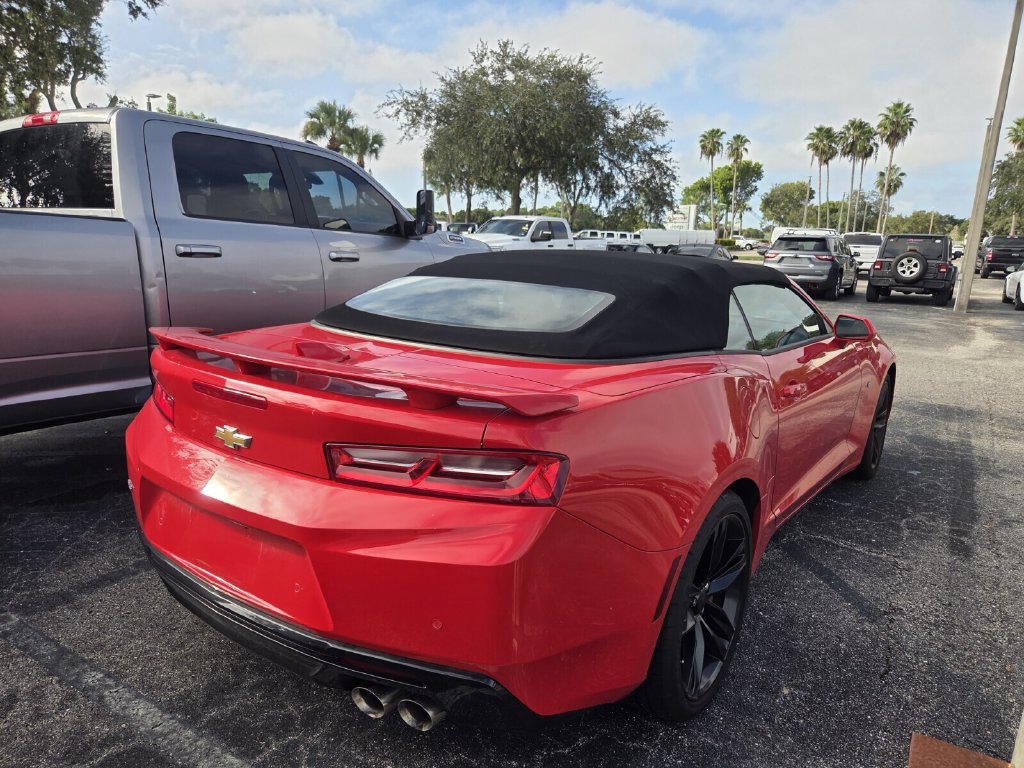 Used 2017 Chevrolet Camaro SS RWD image 5