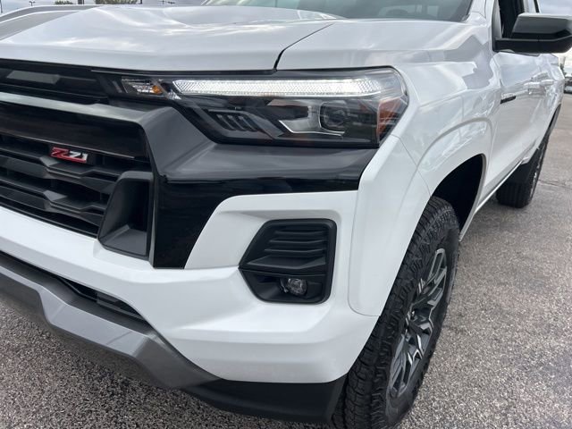 New 2026 Chevrolet Colorado Z71 w/ LPO, Hood Decal Package image 9