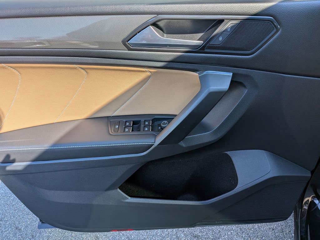 Used 2023 Volkswagen Tiguan SE image 13