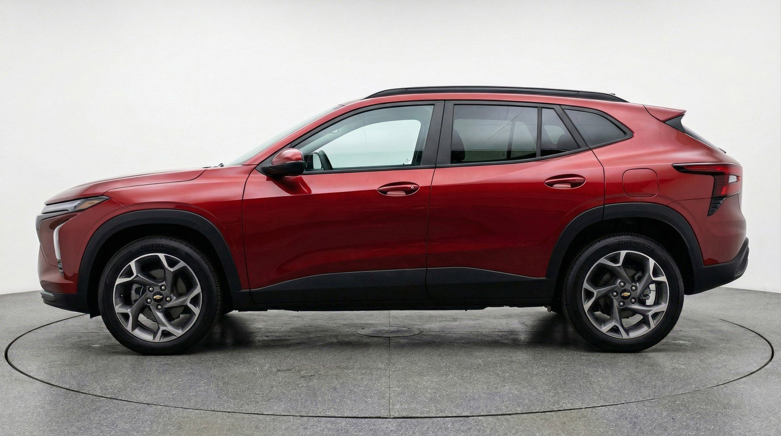 Used 2025 Chevrolet Trax LT FWD image 5