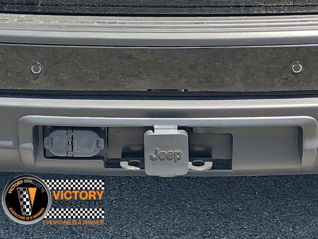 Certified 2022 Jeep Grand Cherokee Laredo X image 25