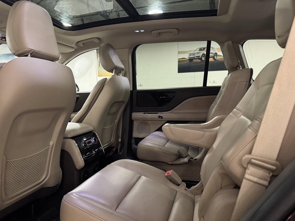 Used 2022 Lincoln Aviator AWD w/ Premium Package image 12