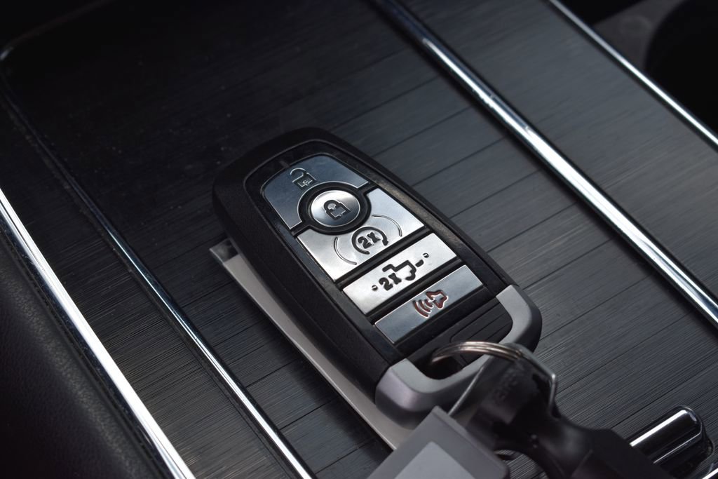 Used 2020 Lincoln Aviator Reserve w/ Elements Package Plus image 14