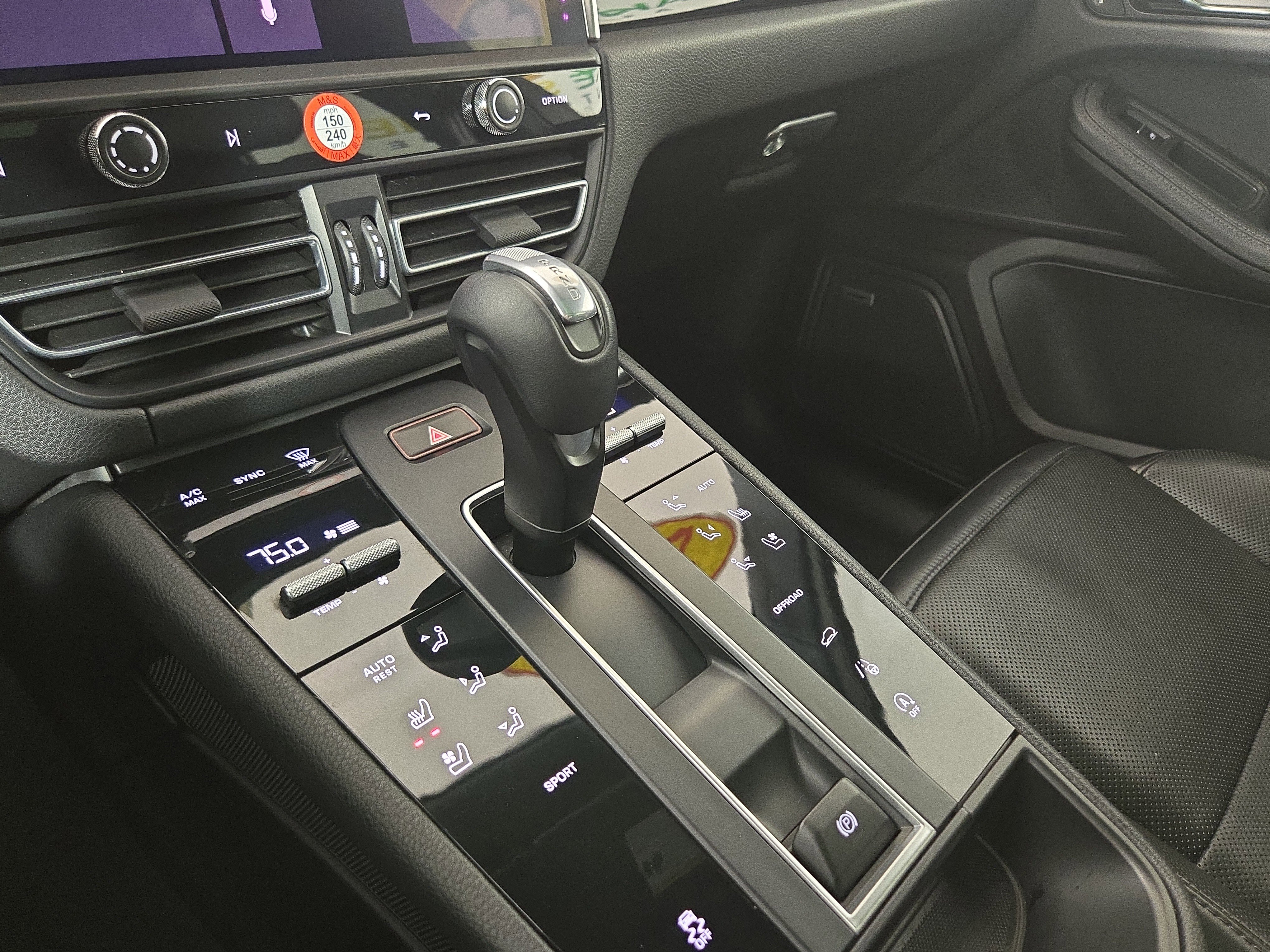 Used 2022 Porsche Macan image 24