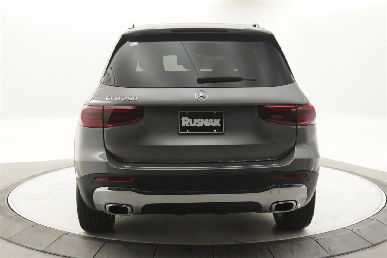 New 2026 Mercedes-Benz GLB 250 image 3