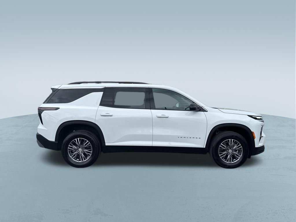 Used 2025 Chevrolet Traverse LT image 9