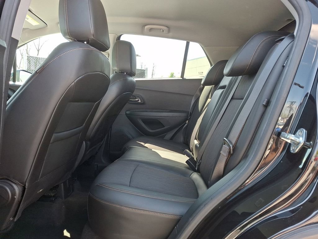 Used 2020 Chevrolet Trax LT w/ LT Convenience Package image 13