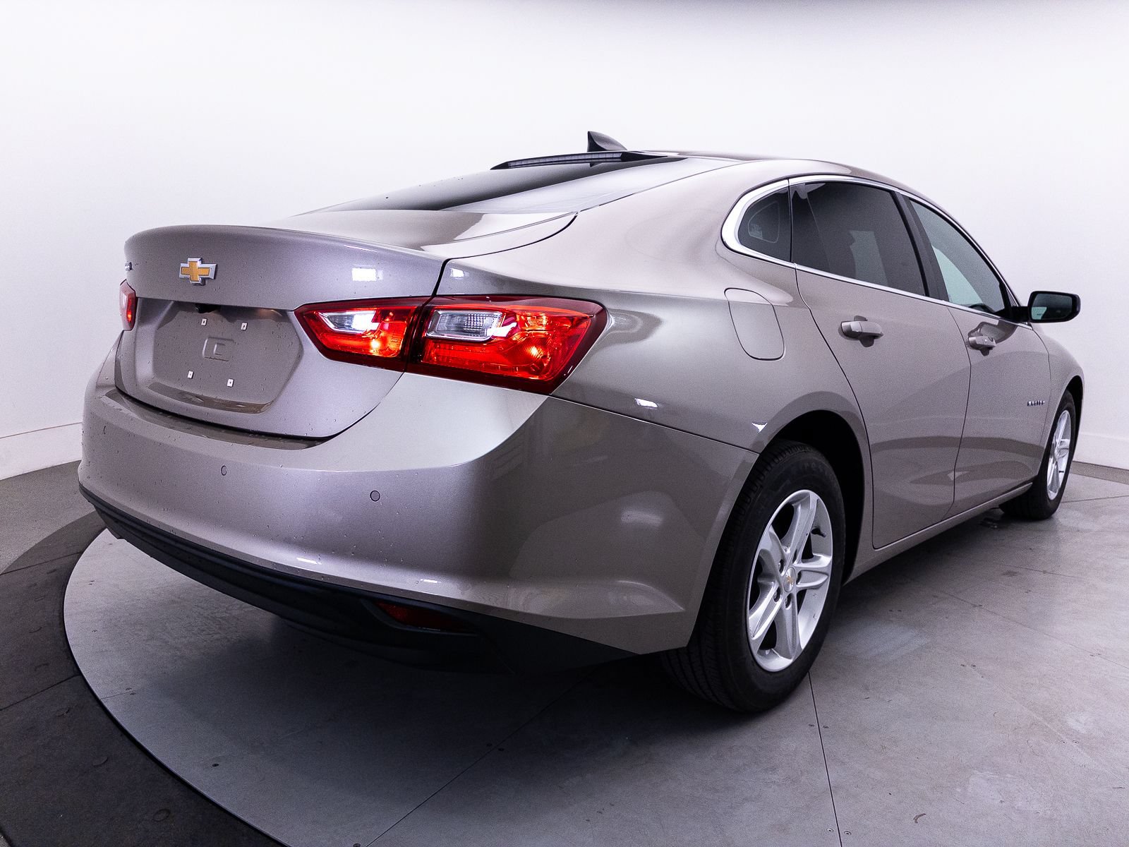 Used 2024 Chevrolet Malibu LS FWD image 13