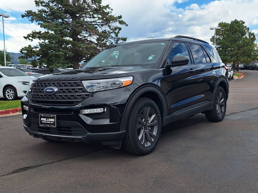 Used 2021 Ford Explorer XLT w/ Equipment Group 202A AWD/4WD image 7