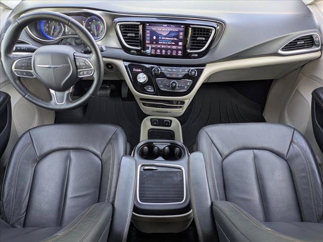 Used 2020 Chrysler Pacifica Touring-L Plus w/ Tire & Wheel Group FWD image 17