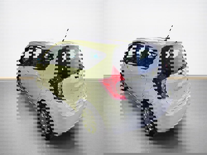 Used 2016 Nissan Versa Note SV image 6