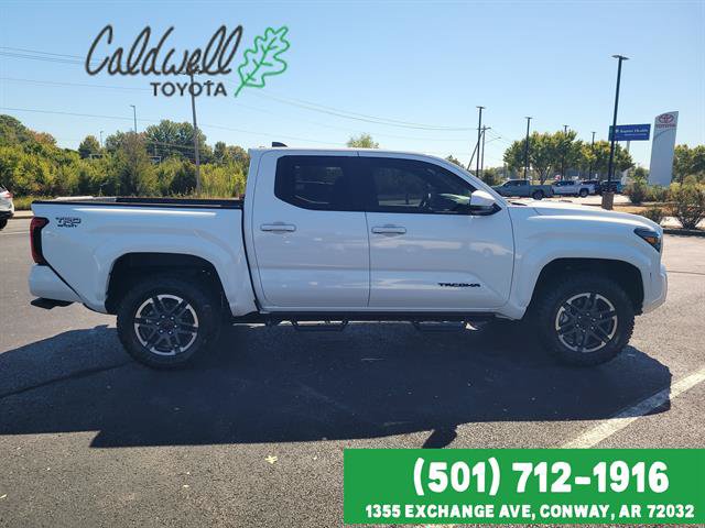 Used 2025 Toyota Tacoma TRD Sport AWD/4WD image 4