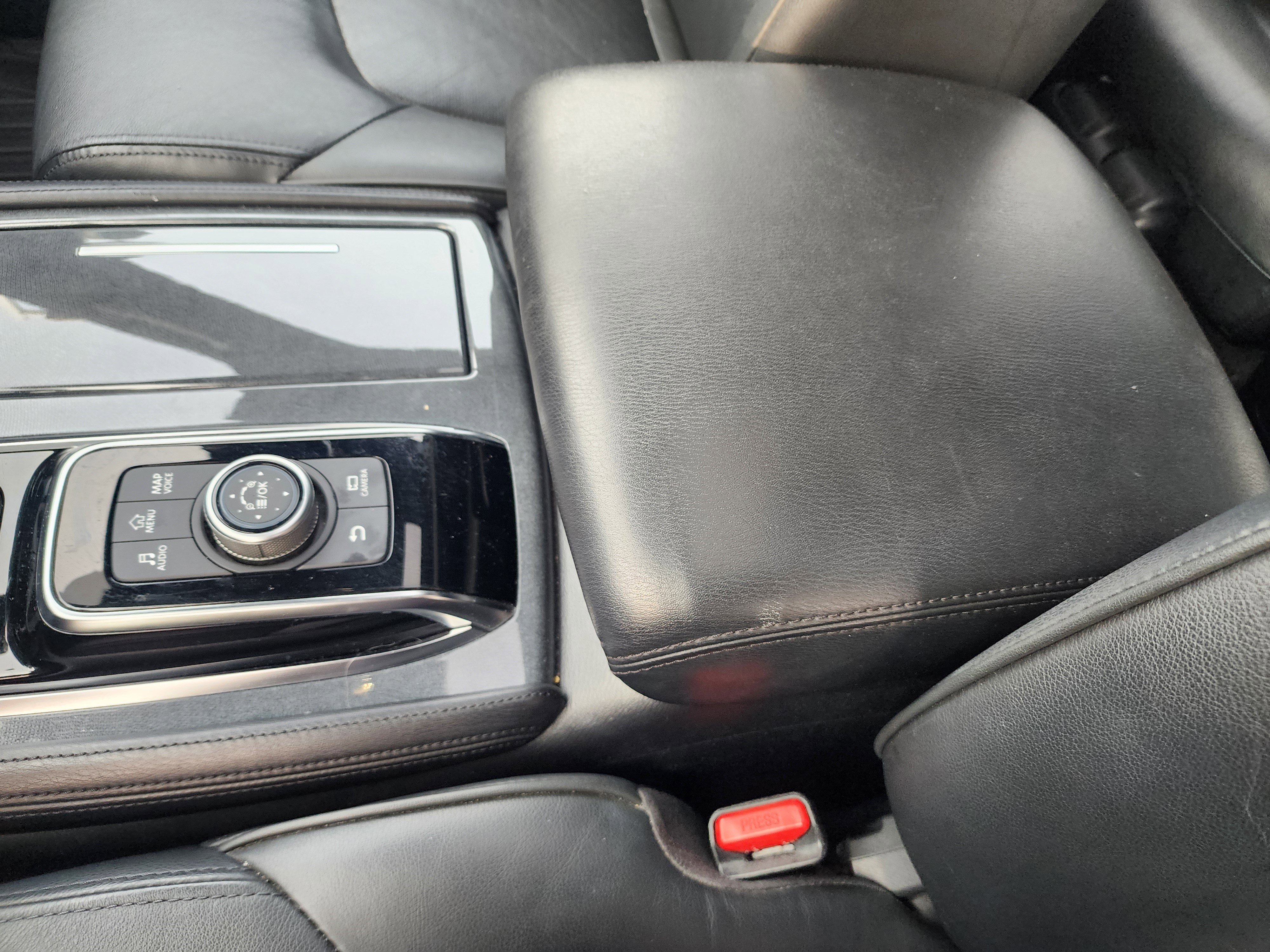 Used 2022 Nissan Armada SL w/ Midnight Edition Package image 38