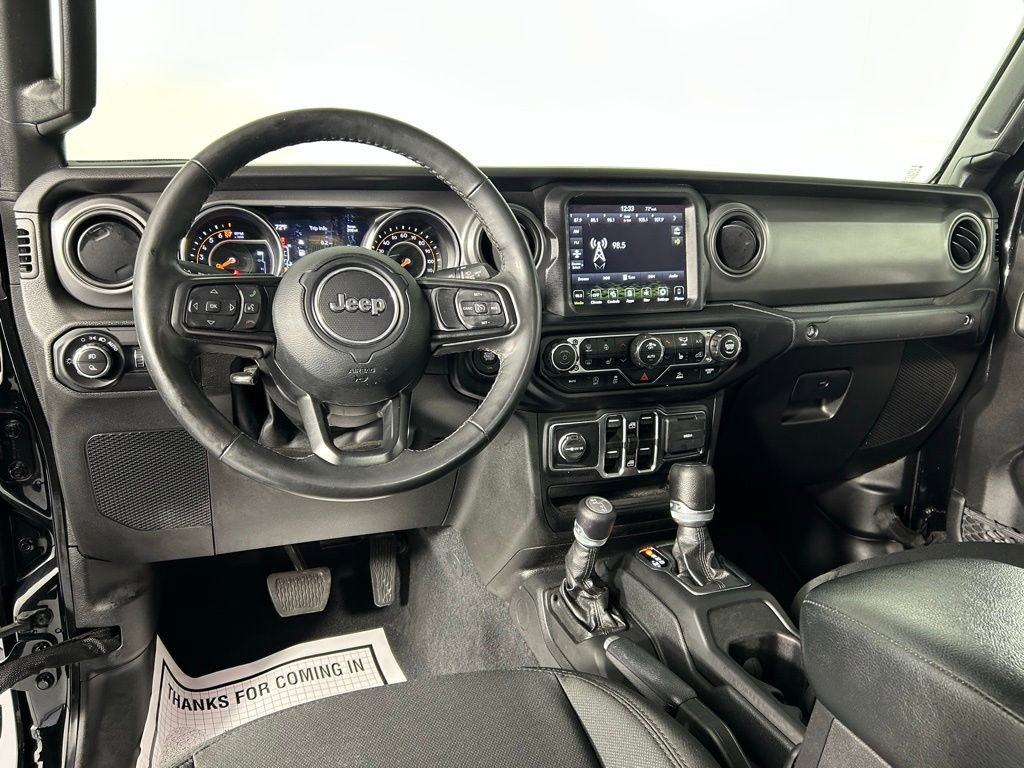 Used 2022 Jeep Gladiator Willys AWD/4WD image 16