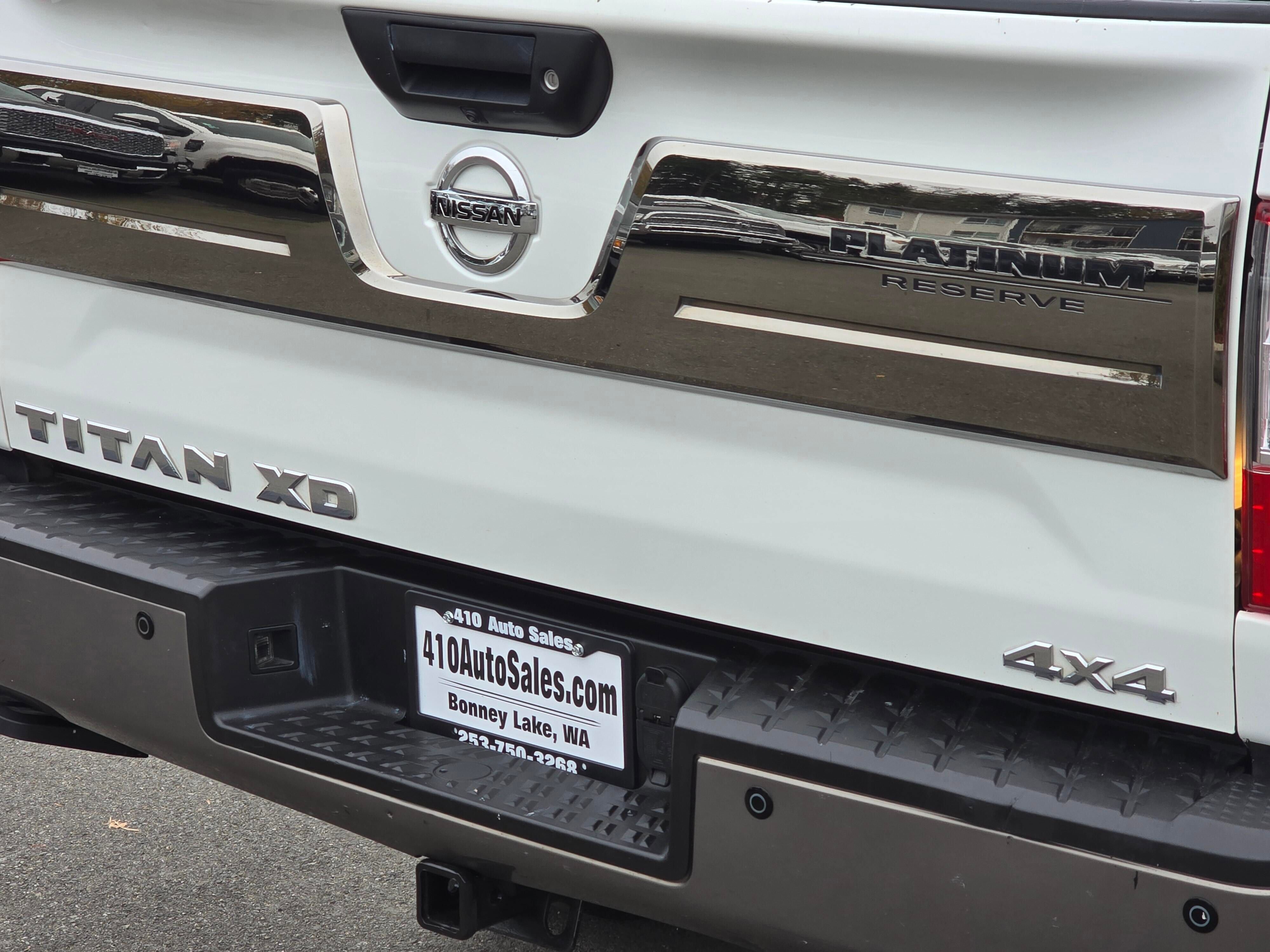 Used 2019 Nissan Titan Platinum Reserve w/ Platinum Utility Package AWD/4WD image 11