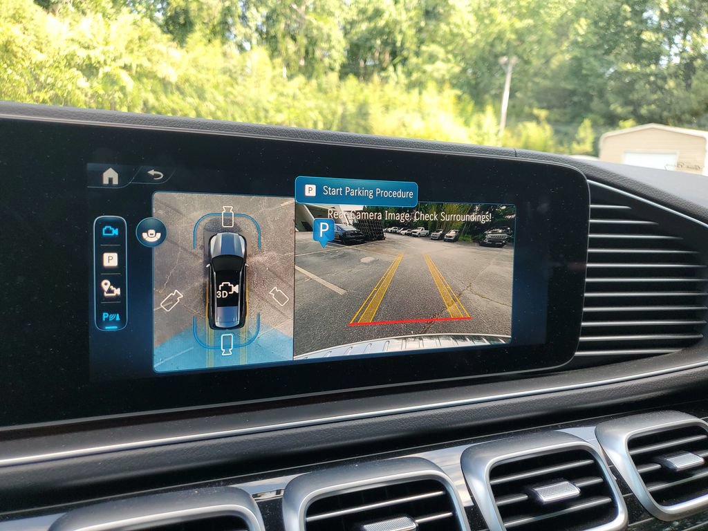 Used 2025 Mercedes-Benz GLS 580 4MATIC image 23